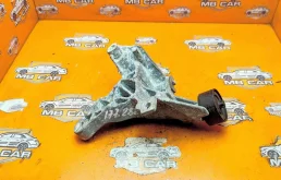 Кронштейн обводного ролика Mercedes-Benz