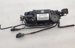 Компрессор пневмоподвески задний для Audi Q7 2008 года на фотографиях