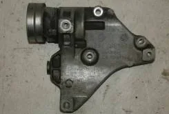 кронштейн генератора Volkswagen Passat B6  2008