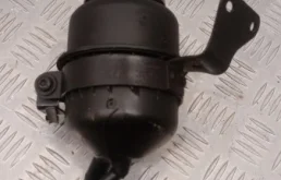 Бачок ГУР для Audi A8 2010 года на фотографиях