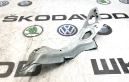 Кронштейн крыла Audi A6 2012 4G0821135A C7 2.8 CHVA, передний левый