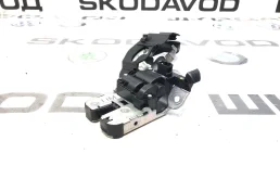 Замок крышки багажника Audi A6 2012 4H0827505 C7 2.8 CHVA