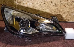 Фара правая для Opel Astra 2017 года на фотографиях