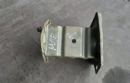 Крепление усилителя бампера Nissan Note e11 2006-2013 75114ED000, переднее правое