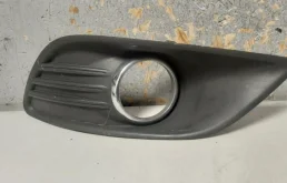 Решетка птф Ford Focus 2 2008-2011 8M5119952AE, передняя правая