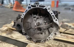МКПП Toyota Auris 3030012A90 E180 1ZR