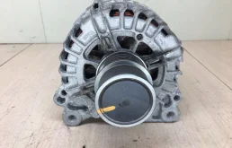 Генератор Volkswagen Golf 2012-2017 04C903023K MK7 CJZA
