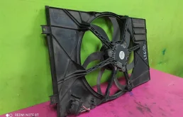 Вентилятор радиатора охлаждения ДВС для Volkswagen Golf 2012 года на фотографиях