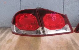 Фонарь левый для Honda Civic 2010 года на фотографиях