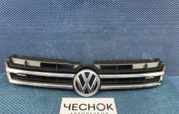 Решетка радиатора Volkswagen Touareg 2 2012 7P6853651A 7P5 CRCA