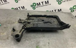 Короб аккумулятора volkswagen Golf 1K0915333H