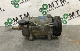 Компрессор кондиционера Volkswagen Golf 1J0820803K 4 AUQ