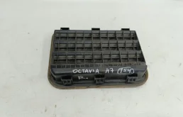 Решетка вентиляционная Skoda Octavia 2015 7PP819181A CWVA
