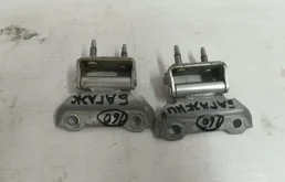 Петля багажника Lexus RX330 2005 6881048010 XU30 3MZ-FE