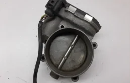 Дроссельная заслонка Audi A8 2002 077132062A D2 4.2