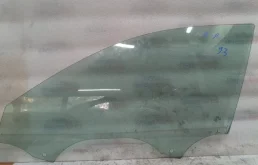 Стекло двери Audi A4 2017 8W0845202 F4 CVKB, переднее левое