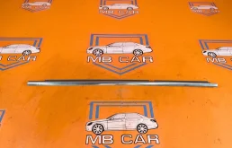 Молдинг стекла двери Mercedes-Benz