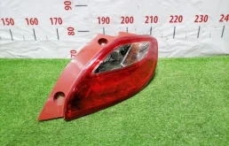 Фонарь задний MAZDA DEMIO 2007-2011 D65151150 DE3FS ZJ-VE, задний правый