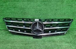 0000006779627 Решетка радиатора Mercedes ML W166 (2011-2015)