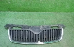 0000002587752 Решетка радиатора Skoda Fabia 2 (2007-2010)