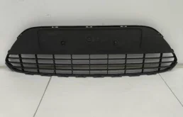 Решетка в бампер центральная Ford Focus 2 DB 2008-2010