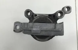 Опора двигателя правая Ford Focus 3 2010-2018