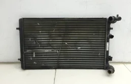 Радиатор охлаждения двигателя Skoda Octavia A4 1U 2000-2011