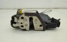 Замок двери передней левой Toyota Avensis T250 2003-2008