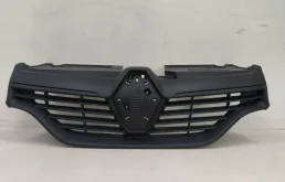Решетка радиатора Renault Logan 2 2014-2022