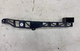 Кронштейн фар правый Mazda Mazda 3 BK 2003-2009