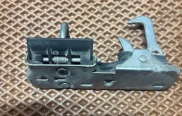 Крюк капота Volkswagen Golf 2008-2013 5K