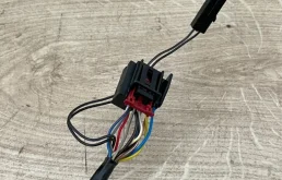 Стекла и зеркала для Audi Q3 2014 года на фотографиях