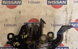 Замок капота Nissan Primera 2003 65601AU800 P12 QG18, передний
