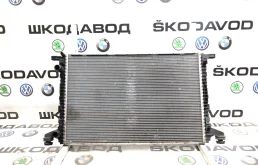 Радиатор охлаждения двигателя Audi A4 2016 8W0121251AK B9