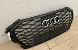 Решетка радиатора для Audi Q3 2023 года на фотографиях