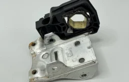 Кронштейн (крепление) радиатора левый BMW 5 51117186513 GT F07 REST