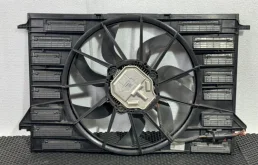 Вентилятор охлаждения Audi A4 2016 8W0121207B B9