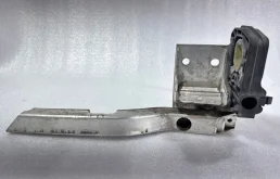 Кронштейн (крепление) радиатора BMW 5 2010 51117186514 F10 3.0 N55B30A, правый