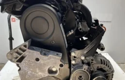 Двигатель Audi A3 8P 06A100043P BSE
