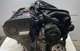 Двигатель Audi A4 06B100103LX ALT