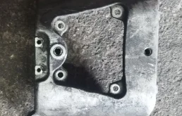 Кронштейн КПП Audi A4 2008 2000 Бензин TFSI