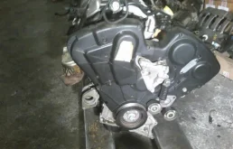 Двигатель без навесного для Renault Laguna на фотографиях