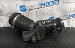 Воздухозаборник Audi A6 06E129629P 4F2 C6 CAJ