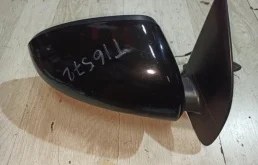 Стекла и зеркала для Nissan Qashqai 2011 года на фотографиях