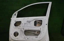 Дверь передняя правая для Hyundai Solaris 2021 года на фотографиях