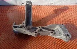 Кронштейн Рычага Skoda Octavia 2013 1K0199296E A5 BSE, передний правый
