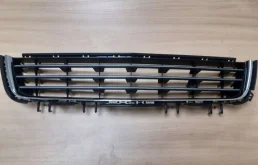 Решетка в бампер Opel Astra H 13247248
