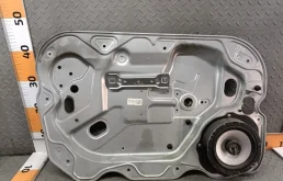 Стеклоподъемник Ford Focus 2007 1738645 2 2.0, передний левый