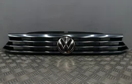 Решетка радиатора Volkswagen Passat B8