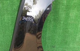 Крыло VOLKSWAGEN GOLF 6 2009- переднее правое чёрное б/у GOLF 6(2009-2013)